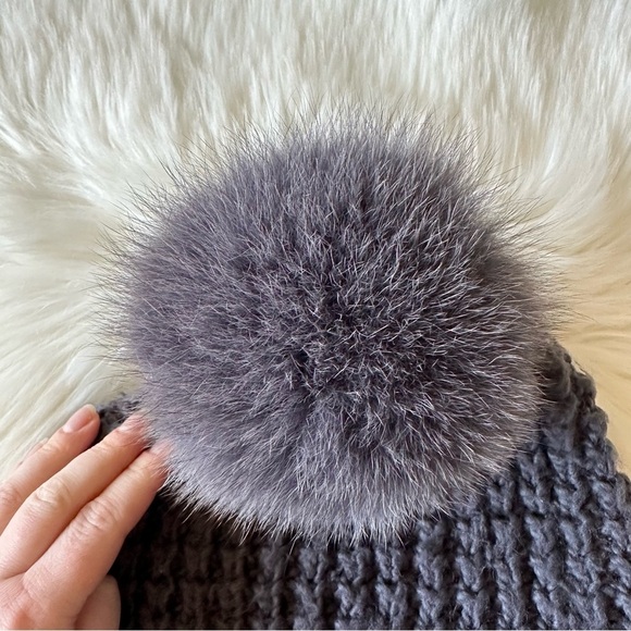 Kyi Kyi Beanie Hat Fox Fur Pom Pom